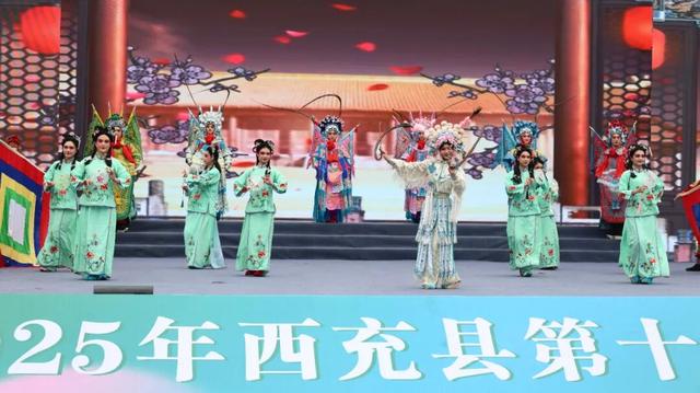 10月3日，充国里·有机生活街区！2025年南充市国庆中秋文旅消费大舞台激情上演！
