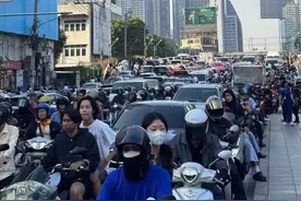 曼谷中国女孩讲述从25楼逃生经历：很多人跑到楼下身上都是血图片