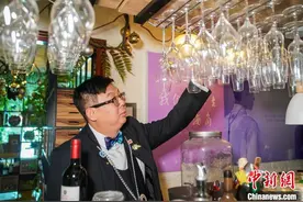 马来西亚华裔侍酒师：让更多人品尝中国葡萄酒图片