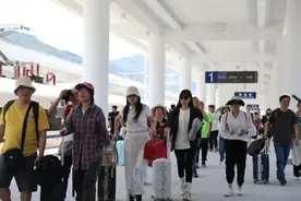 去黄龙、九寨沟，可以到松潘这样换乘图片