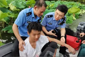 14岁少年与家人赌气出走，40度高温天被困野外虚脱，民警搜寻70小时成功救回图片