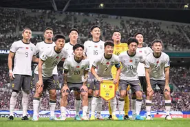 世预赛18强赛第一轮，国足0-7不敌日本图片