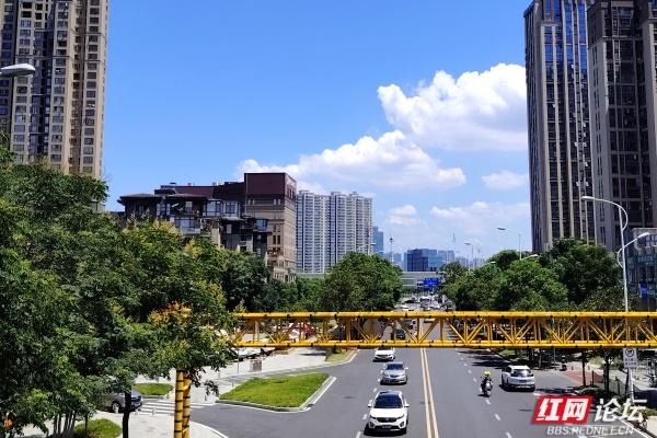 【高清湖南】蓝天白云萦绕三湘四水，处处都是风光大片