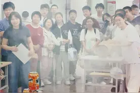 江西一中学举办空气炮比赛：击倒8米外易拉罐获一等奖图片