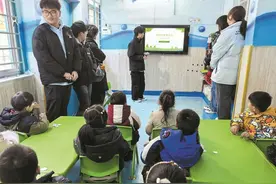 淮北：大手拉小手 共筑绿色梦图片
