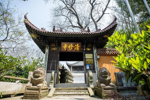 清修霁雪：千年古刹 落雪有声