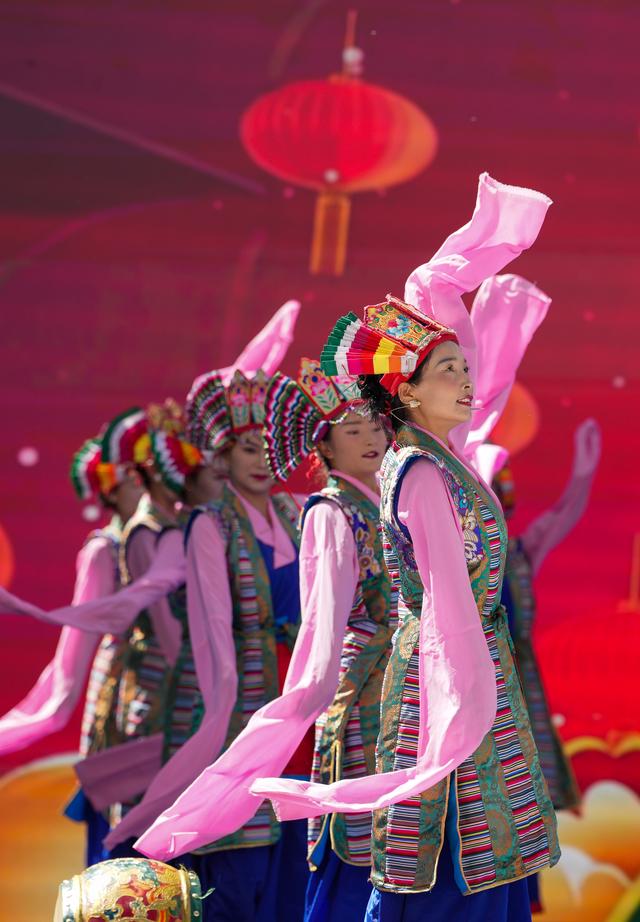西藏：第四届藏香文化旅游节开幕