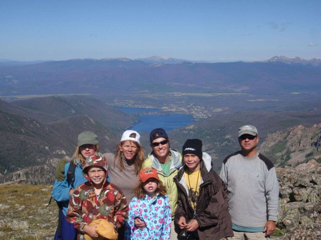 小心脚下！这种“活”沙丘会吃人，6岁男孩瞬间被吞噬，沙下藏着什么？