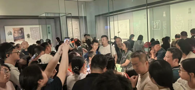 2025国庆首日山东文旅市场迎“开门红”：游客量收入双增 惠民活动点亮双节