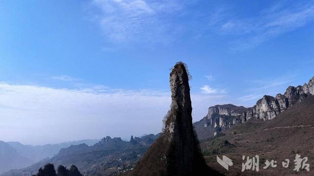 恩施市：朝天雄笋凌冬立 板桥奇景入画来