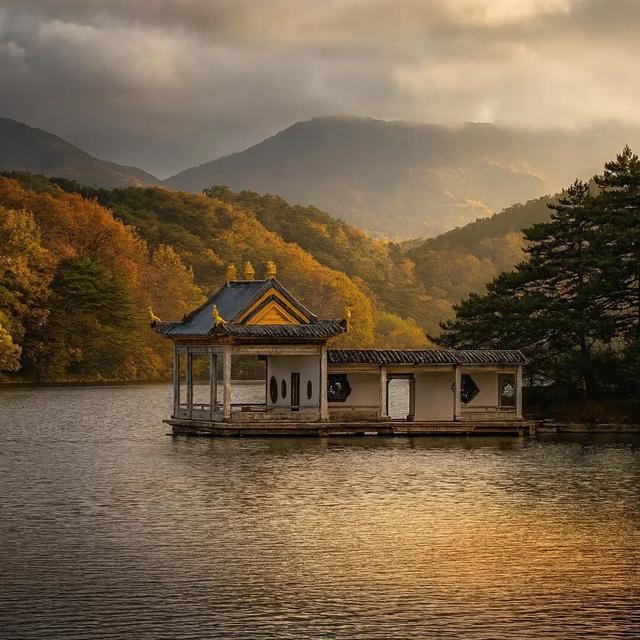 江西的那边是什么？你不用告诉我，我会在秋天自己去看