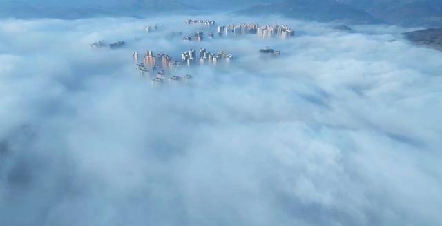 盘州多地出现壮丽云海景观