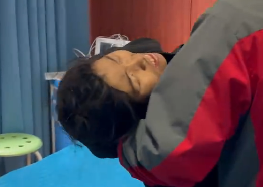 “冷美人”被紧急送医，遗憾退赛！