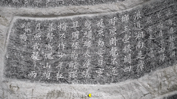 在桂林过大雪：暖汤、红柿、碧水…藏着南方冬日最惊艳的色彩