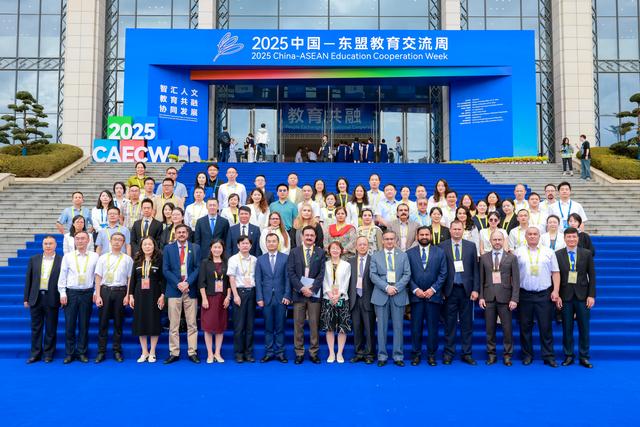 聚焦2025交流周｜专家学者围绕“文旅产业中博物馆的重要角色”主题展开探讨