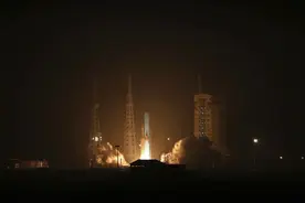 观察｜伊朗首次成功发射“一箭三星”，可增强军事航天能力？图片