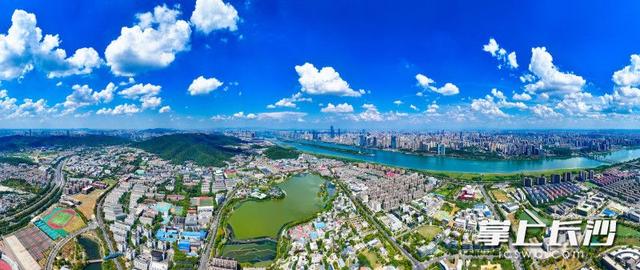 朵朵白云映星城｜组图