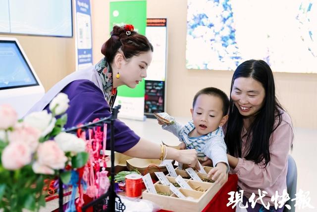 听民乐、做香囊……江苏文旅国庆推广活动举行