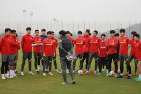 中乙联赛揭幕 廊坊荣耀之城门将送“大礼”图片