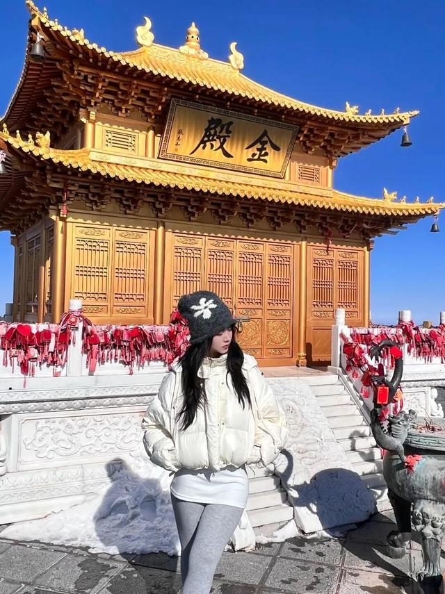 踏破风沙赴神都，白云山赠“终身旅游卡”！让天山来客常回“家”看看