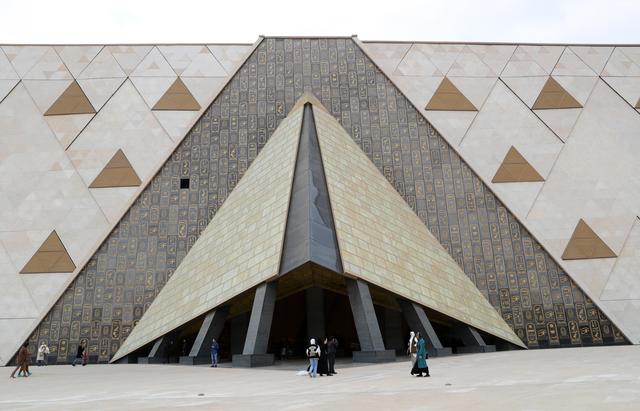 中东行记丨金字塔下，崛起一座新博物馆