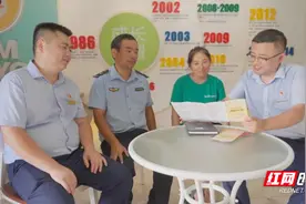 永顺农商银行芙蓉镇支行：“走找想促”层级服务带动个体商户“旺”起来图片