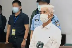 做美国间谍30多年，他出镜忏悔！图片