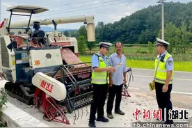 远安开启“田间警务” 民警当好“三员”护秋收图片
