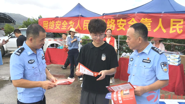 把网络安全知识“搬进”霞浦这景区