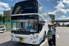 “春雷”行动：广东查处客车违法违规行为30449宗图片