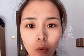 家长吐槽一年级不学拼音先学汉字，"孩子做作业需要家长读题目。图片