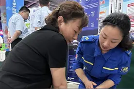 关键时刻能救命！武汉志愿者讲解示范心肺复苏要领图片