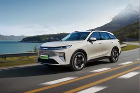 哈弗Hi4技术亮相上海车展 开启新能源四驱普惠新时代图片