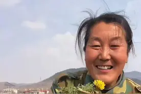 捞舆 | 让更多“诗人二姐”被看见图片