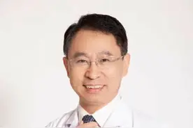 北京协和医院医生谭先杰：刀刀救人命，笔笔见心性图片