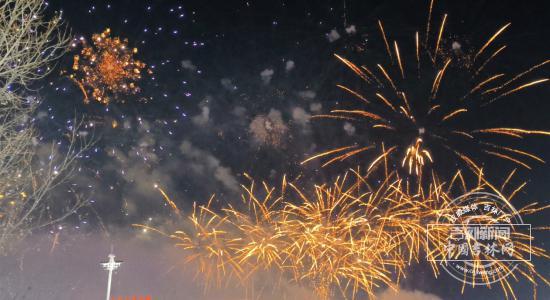 “长春式”浪漫：冰雪新天地烟花盛宴点亮春城