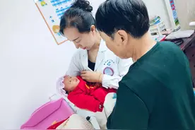 关于母乳喂养，专家有话说图片