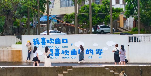 向海而行！“百人健步走・趣游新曲口”来袭，用脚步丈量海口文明之美，还有海鲜盛宴等你来尝