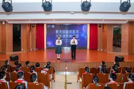 和航天员、奥运冠军一起上体育课是什么体验?图片