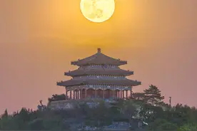 双倍圆满！中秋月遇上“超级月亮”图片