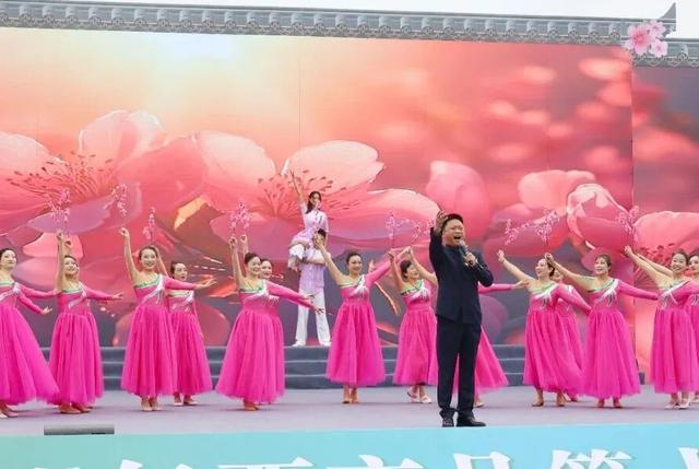 10月3日，充国里·有机生活街区！2025年南充市国庆中秋文旅消费大舞台激情上演！