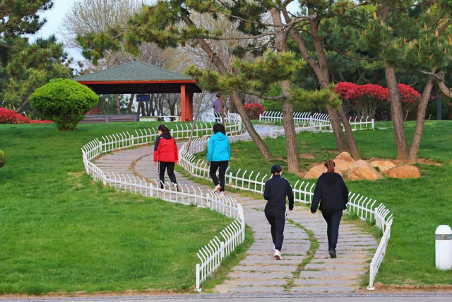 陕西人，刚从山东日照回来，实在忍不住想说：对日照的六点印象