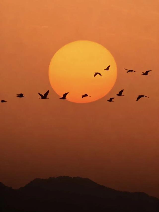 很少用“震撼”形容一座山！