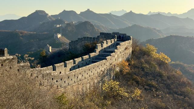 河北滦平：晚秋长城景如画