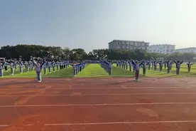 广播体操焕发青春，活力飞扬共迎元旦——庐江盛桥中学举办2024年广播体操比赛图片