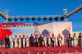 那曲市聂荣县桑荣乡开展“乡村振兴 那曲奋进”成果展暨戏曲进乡村文化润民心活动图片