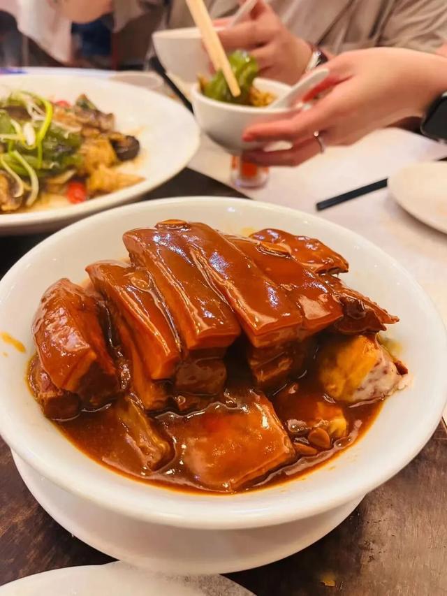 李思思也来打卡了！这座宝藏小城凭一口“糯叽叽”征服全网