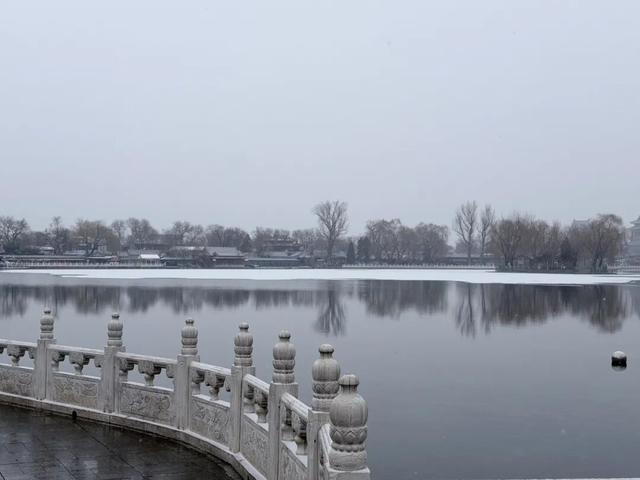 京城今冬首场雪，美景藏进相册里