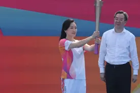 “个性蛙后”罗雪娟，为何能成为杭州亚运会第一棒火炬手图片