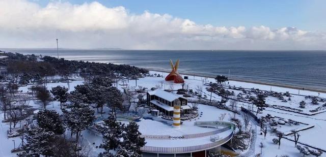 初雪染南海 高铁赴雪约